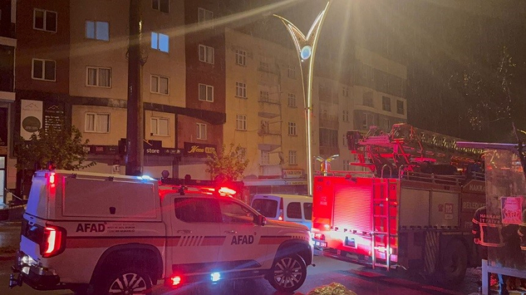 Hakkari’de 6 bina çökme riski nedeniyle tahliye edildi